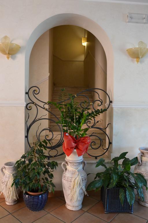 Villa Luigi Hotel & Restaurant Nuova Gestione Villa Rosa Di Martinsicuro Bagian luar foto