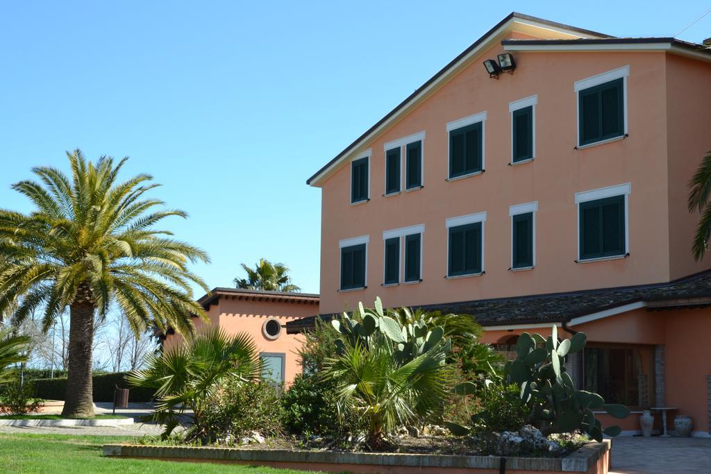 Villa Luigi Hotel & Restaurant Nuova Gestione Villa Rosa Di Martinsicuro Bagian luar foto