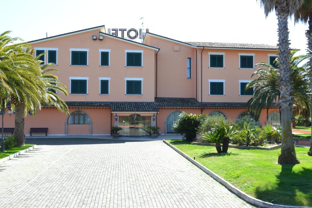 Villa Luigi Hotel & Restaurant Nuova Gestione Villa Rosa Di Martinsicuro Bagian luar foto