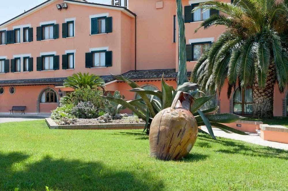 Villa Luigi Hotel & Restaurant Nuova Gestione Villa Rosa Di Martinsicuro Bagian luar foto