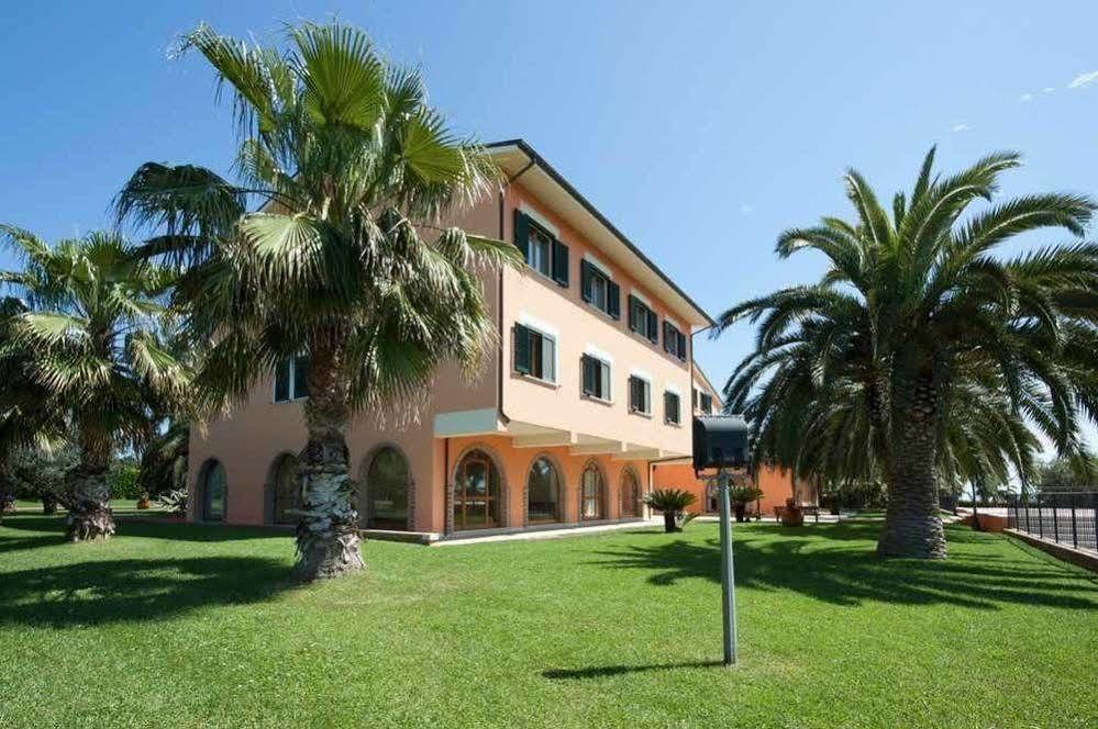 Villa Luigi Hotel & Restaurant Nuova Gestione Villa Rosa Di Martinsicuro Bagian luar foto