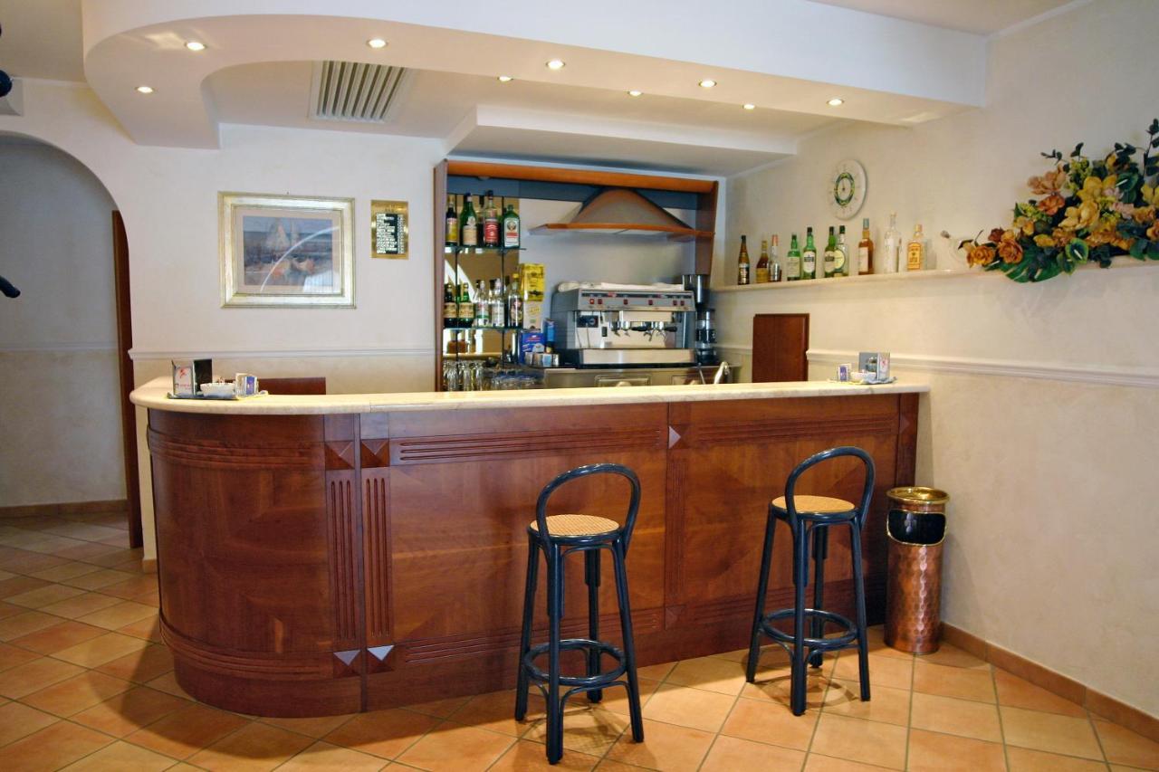 Villa Luigi Hotel & Restaurant Nuova Gestione Villa Rosa Di Martinsicuro Bagian luar foto